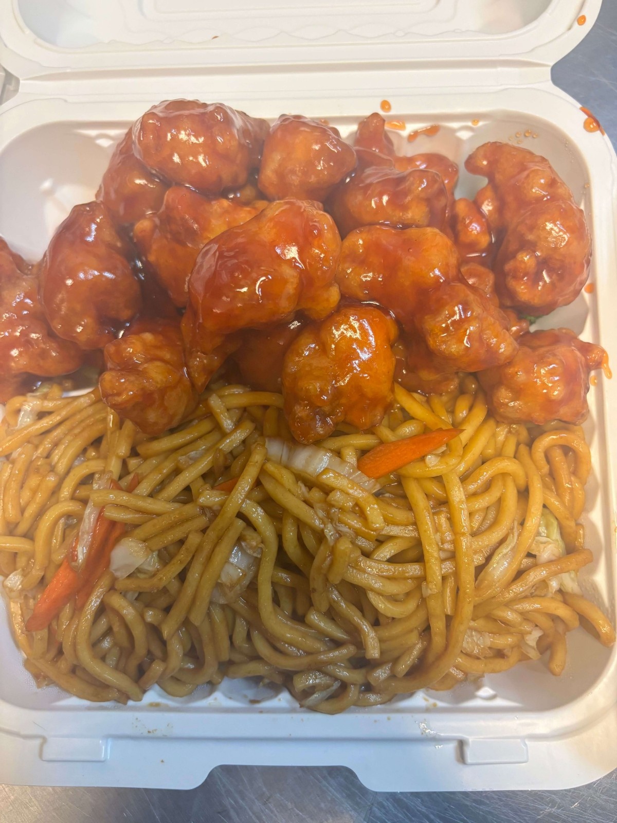 Honey Chicken w. Lo Mein